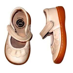 LIVIE & LUCA IVORY PEARL RUCHE classic Mary Jane girl’s dress shoes size 7